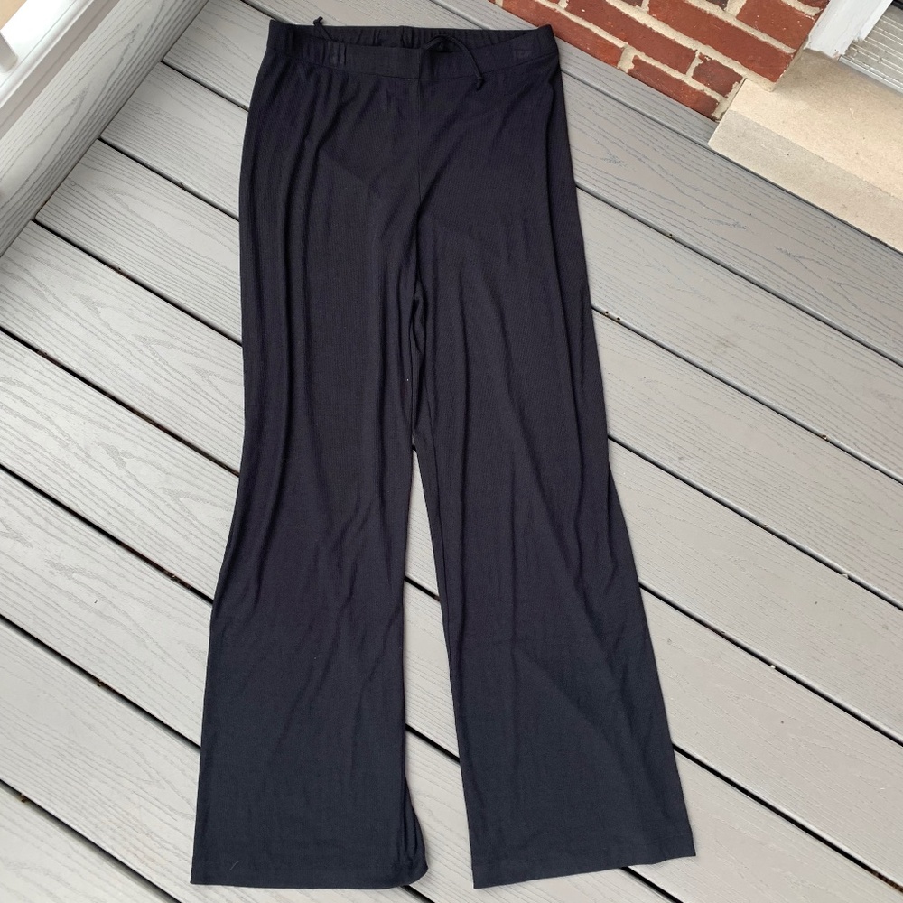 SKIMS Rib 2 Piece Pajamas Set - Picture 5 of 11